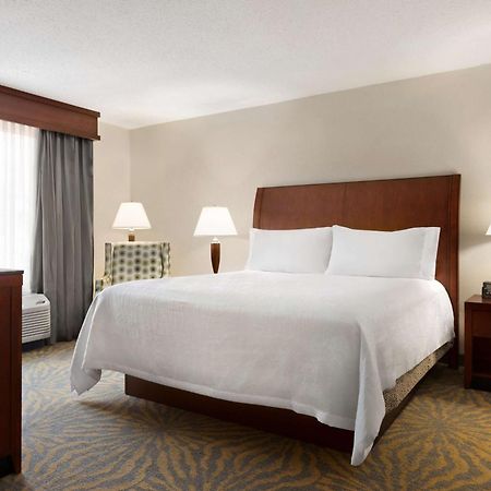 Hilton Garden Inn Шелтон Экстерьер фото