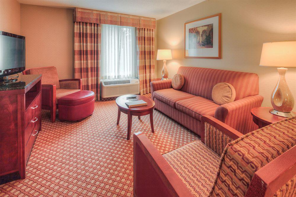 Hilton Garden Inn Шелтон Экстерьер фото