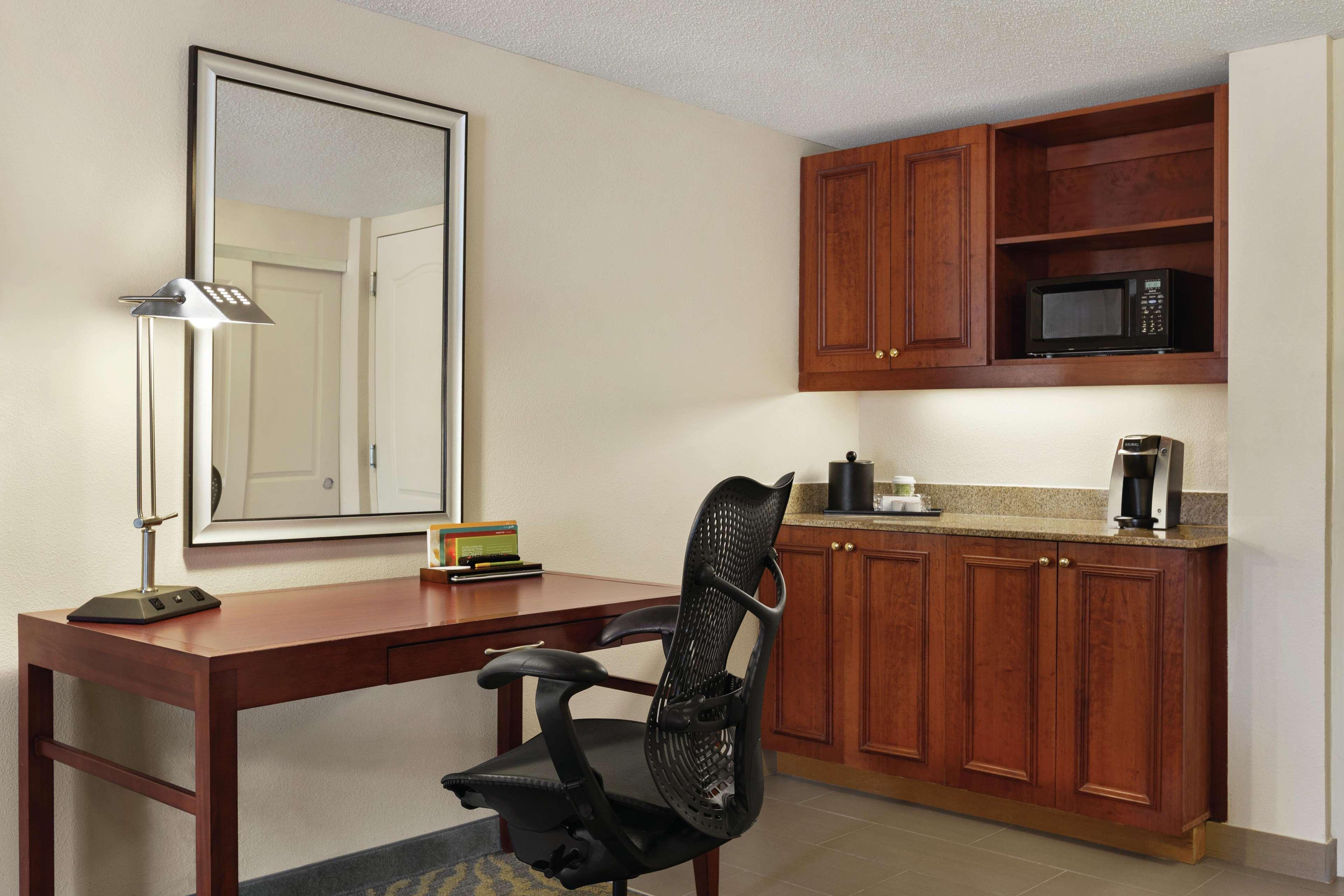 Hilton Garden Inn Шелтон Экстерьер фото