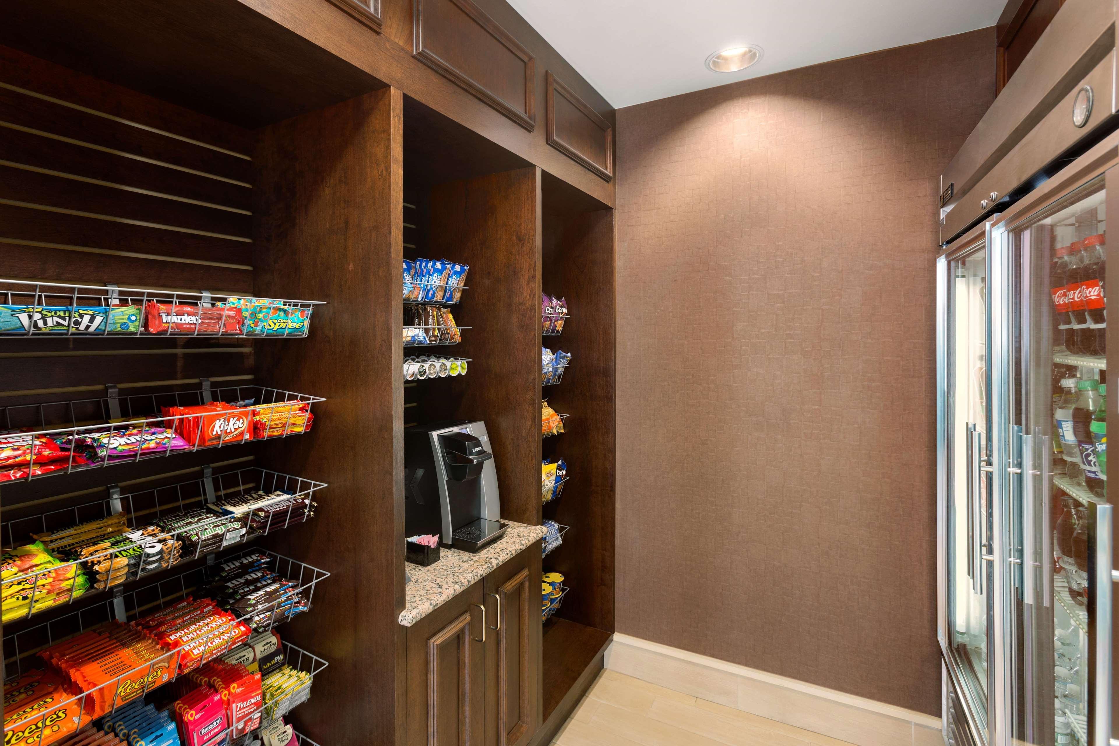 Hilton Garden Inn Шелтон Экстерьер фото