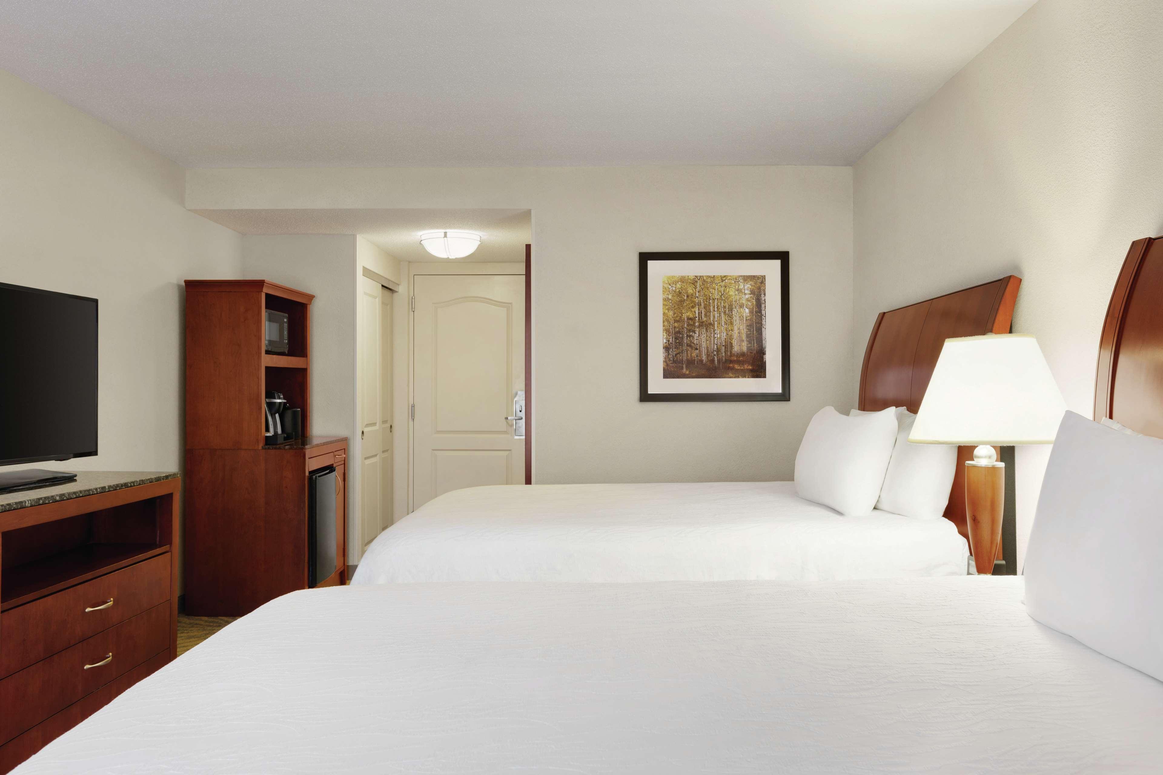 Hilton Garden Inn Шелтон Экстерьер фото