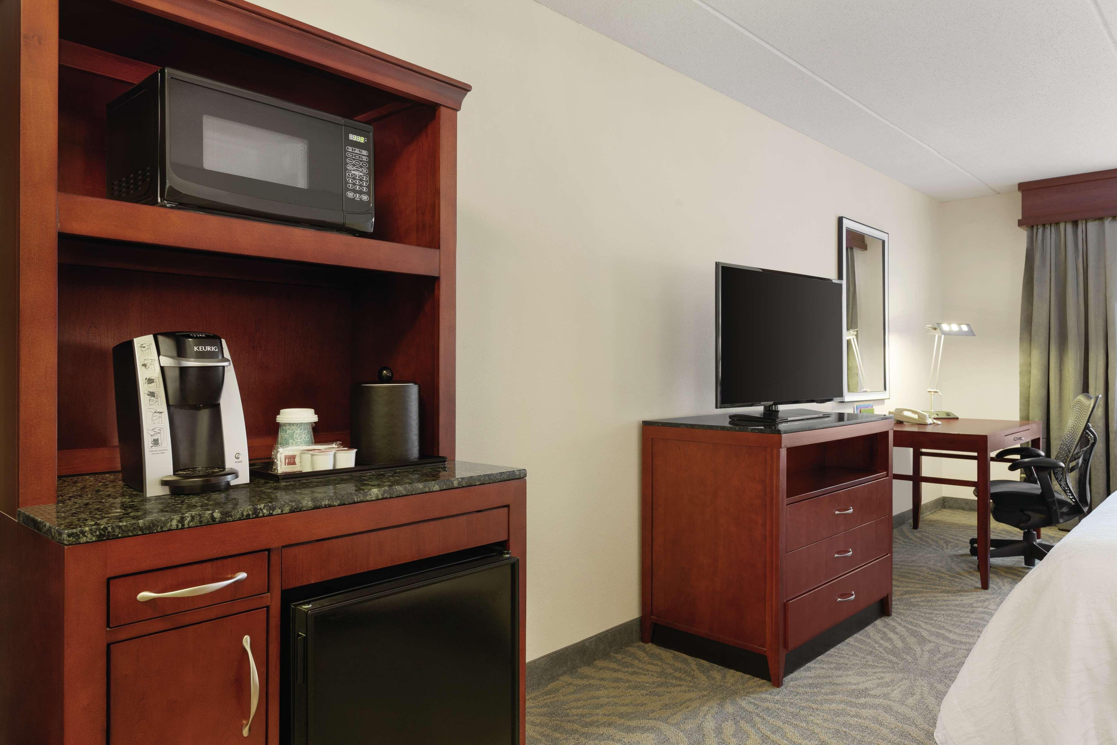 Hilton Garden Inn Шелтон Экстерьер фото