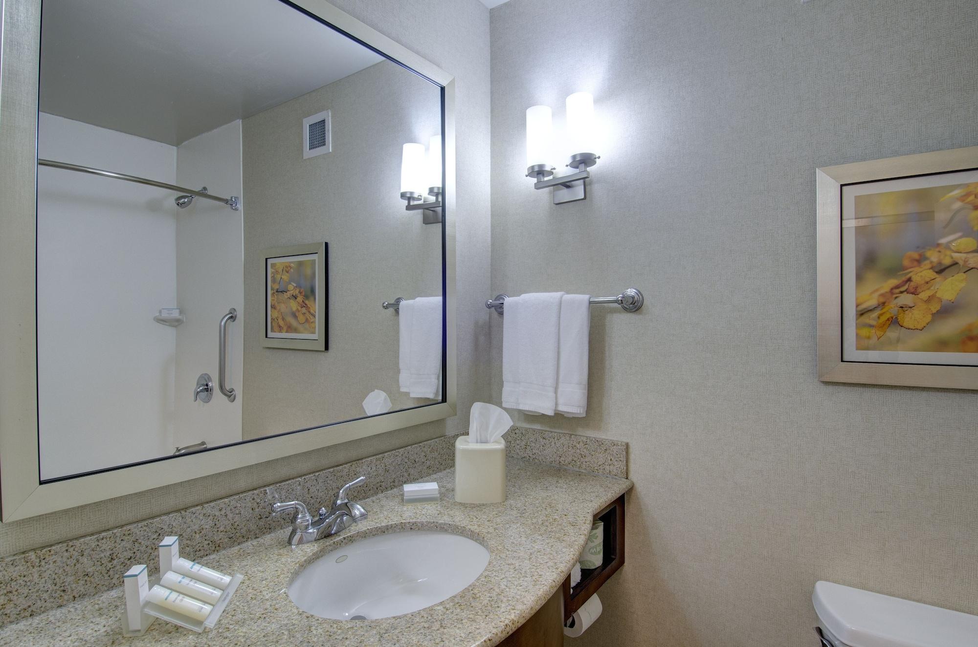 Hilton Garden Inn Шелтон Экстерьер фото