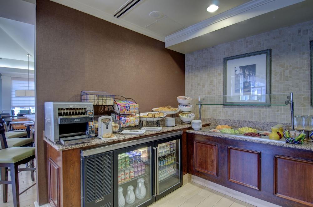 Hilton Garden Inn Шелтон Экстерьер фото