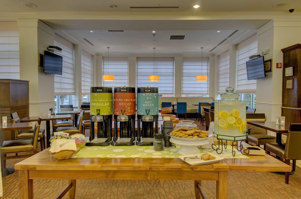Hilton Garden Inn Шелтон Экстерьер фото