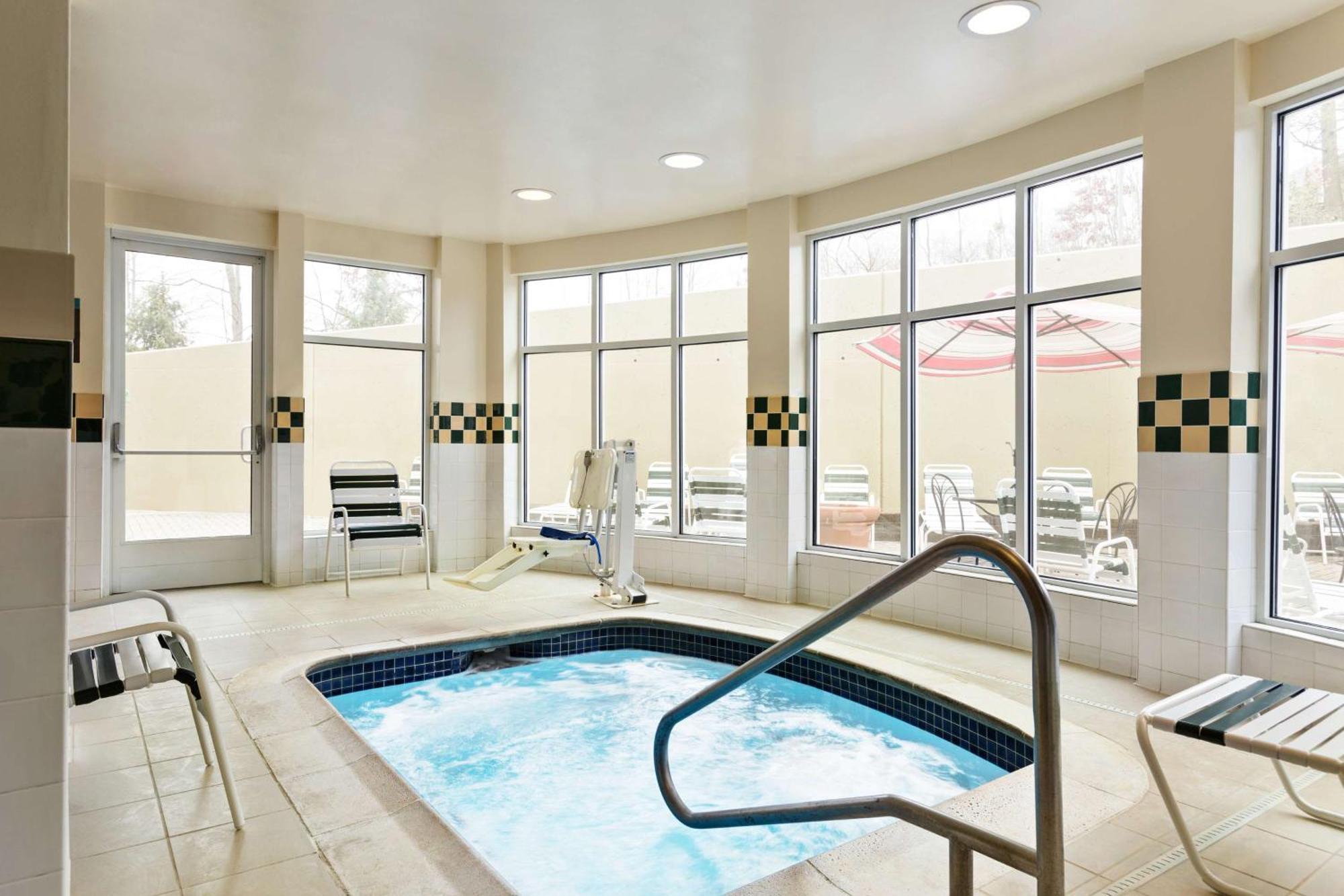 Hilton Garden Inn Шелтон Экстерьер фото