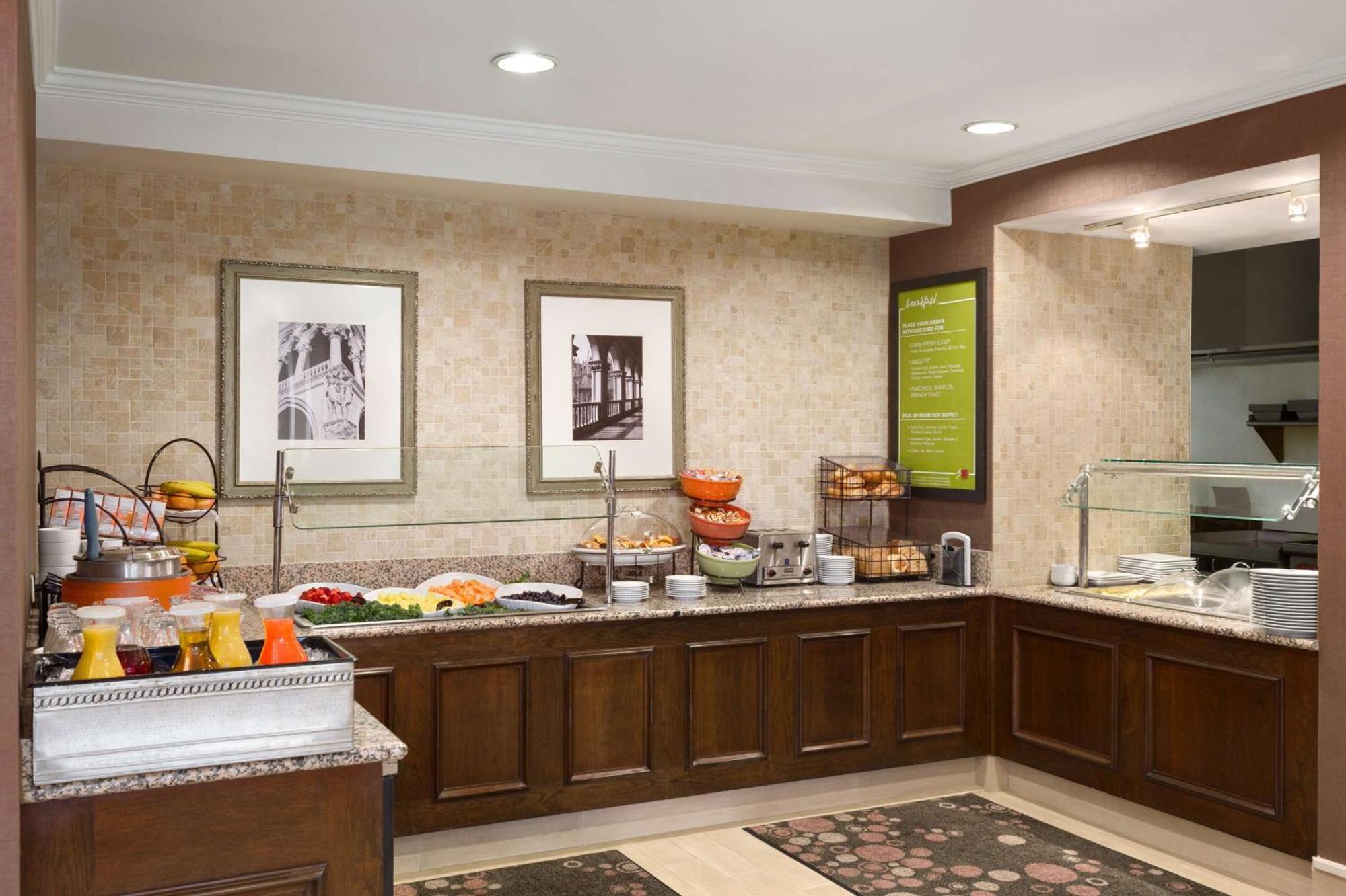 Hilton Garden Inn Шелтон Экстерьер фото